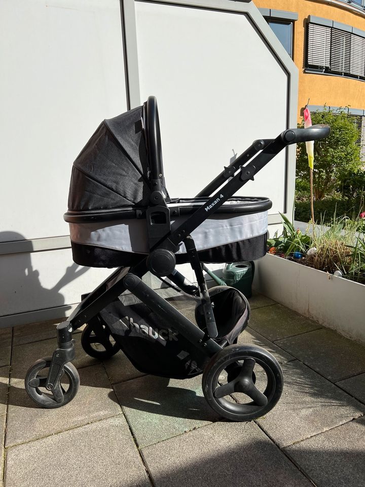 Kinderwagen Babyschale Buggy Autoschale Kindersitz Isofix Station in Dresden