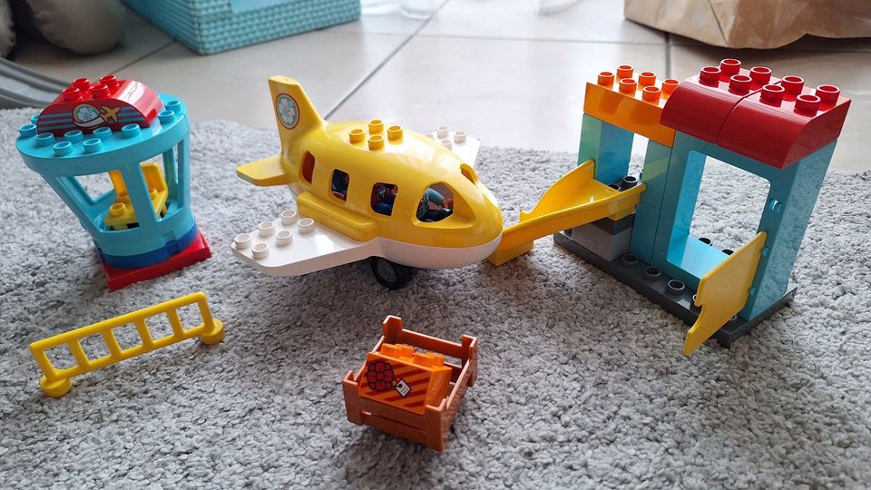 Lego Duplo Flugzeug und Flughafen in Neuhof