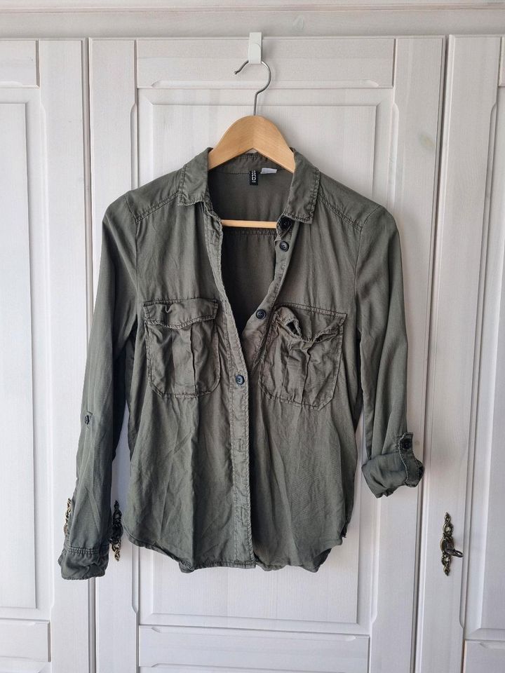 H&M Bluse Hemd Khaki XS in Rheinberg