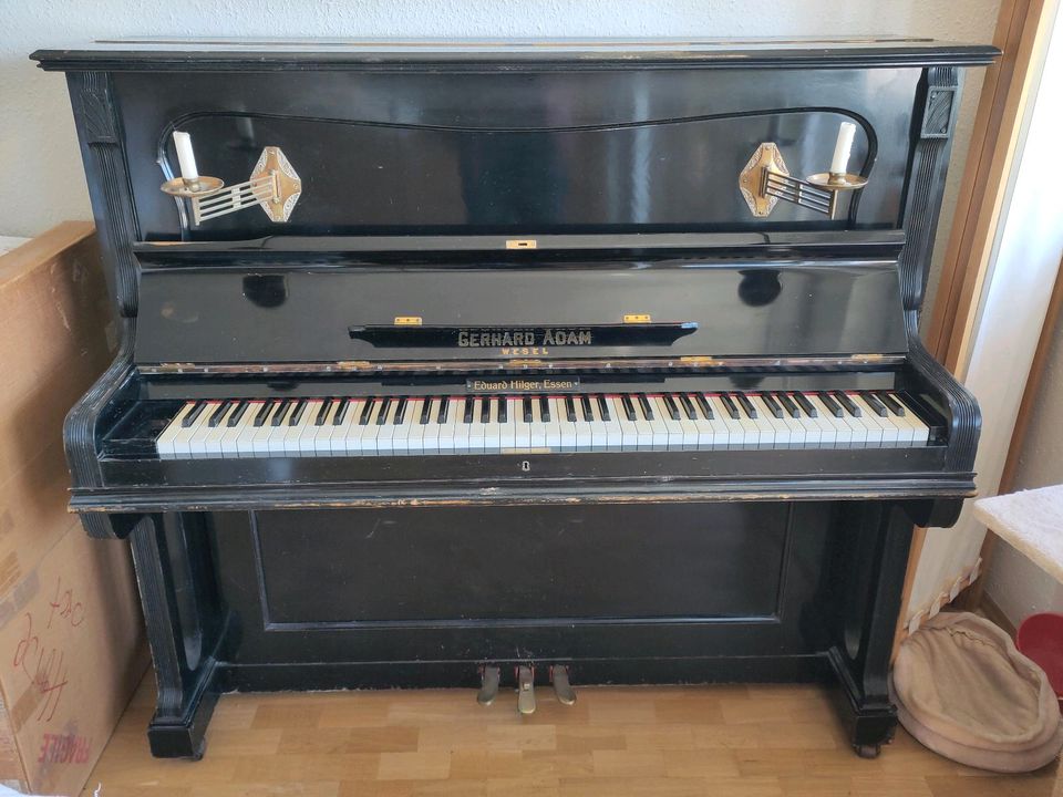 Klavier* schwarz* in Stockach