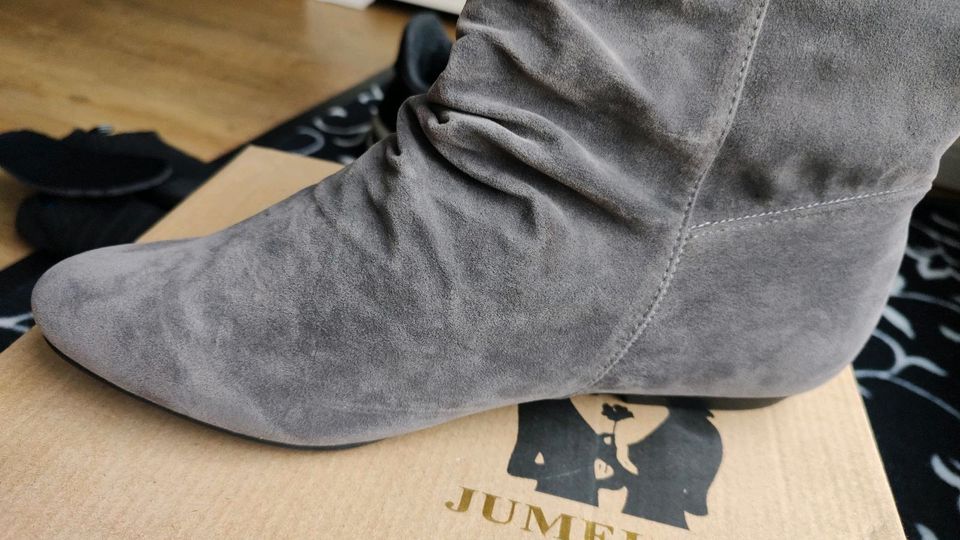 graue Stiefel von Jumex in Bordesholm