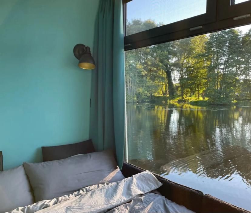 Ferienwohnung festliegend, Luxus-Hausboot mit Sauna in Zierzow