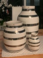 Kähler Vase „Omaggio“ weiß/siber, Höhe 30,5 cm, 20 cm und 12,5 cm Niedersachsen - Barßel Vorschau