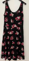 Schwarzes Kleid mit Blumen Herzogtum Lauenburg - Geesthacht Vorschau
