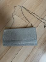 Abendtasche; Ketten Gurt abnehmbar zur Clutch , Silber Glitter Sachsen-Anhalt - Benneckenstein (Harz) Vorschau