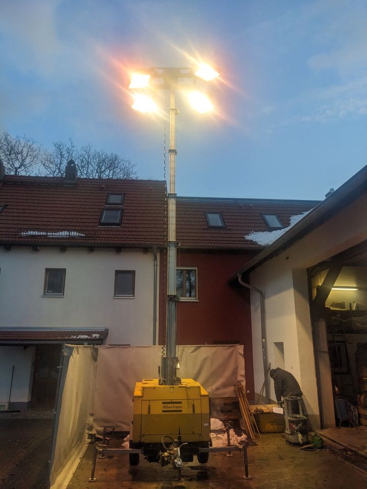 Lichtmast Atlas Copco QLT hydraulisch in Pfaffenhofen a. d. Glonn