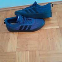 ADIDAS FUTUREVULC SNEAKER IN GR.45 Bayern - Regensburg Vorschau
