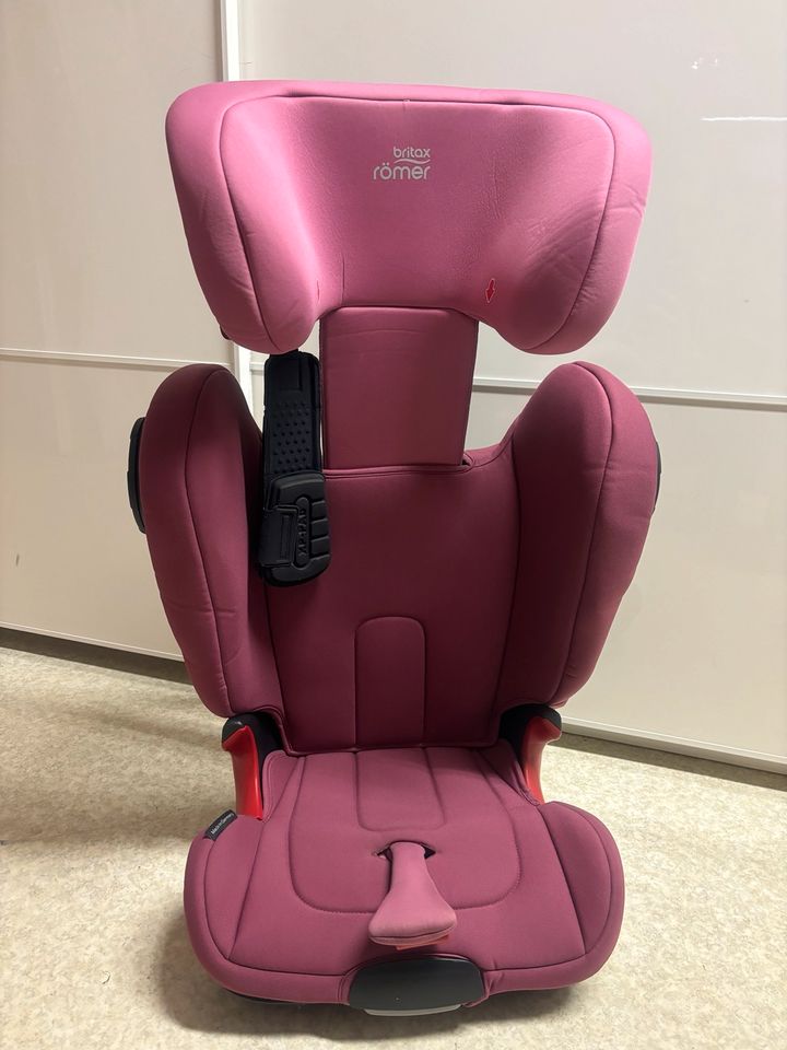 Britax Römer Kindersitz Autositz KIDFIX II XP SICT Winerose in Neusäß