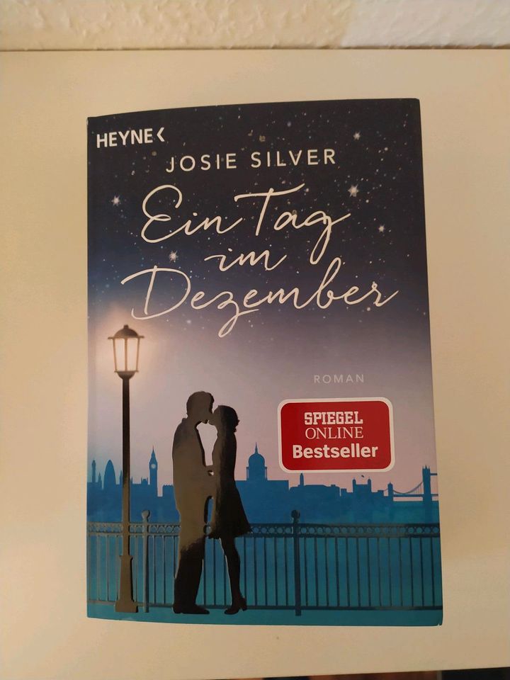 Josie Silver: Ein Tag im Dezember in Aschaffenburg