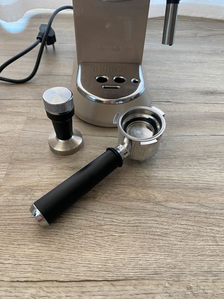 De‘Longhi Dedica Kaffeemaschine Siebträger in Weinheim