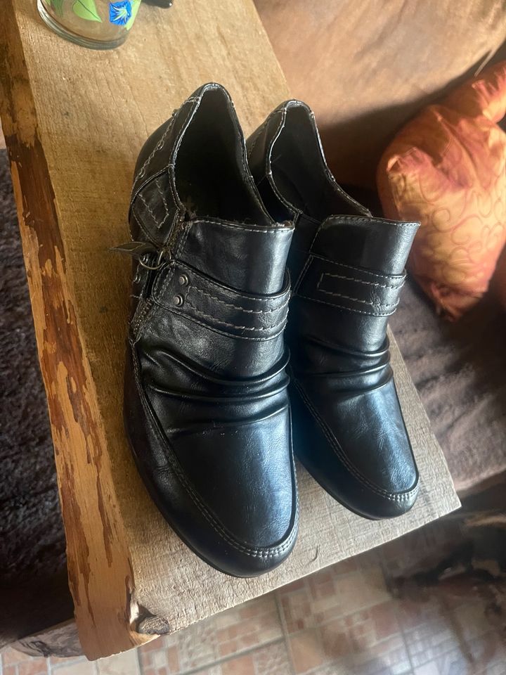 TAMARIS 39 SCHUHE Schwarz wie Neu in Celle