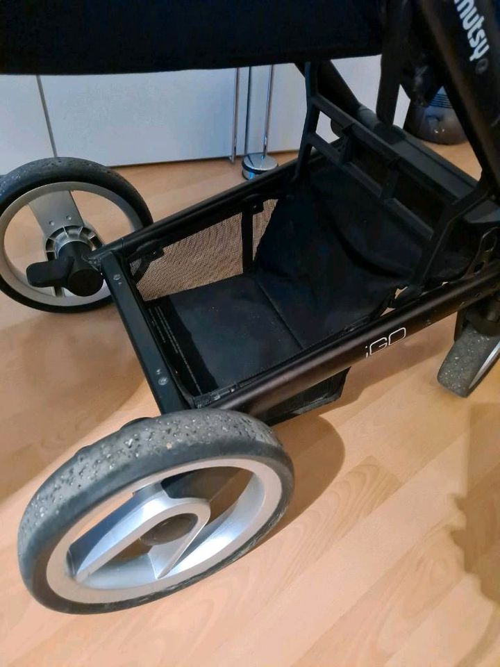 Mutsy iGo Kinderwagen/ Kombikinderwagen + Adapter für Maxi Cosi in Augsburg