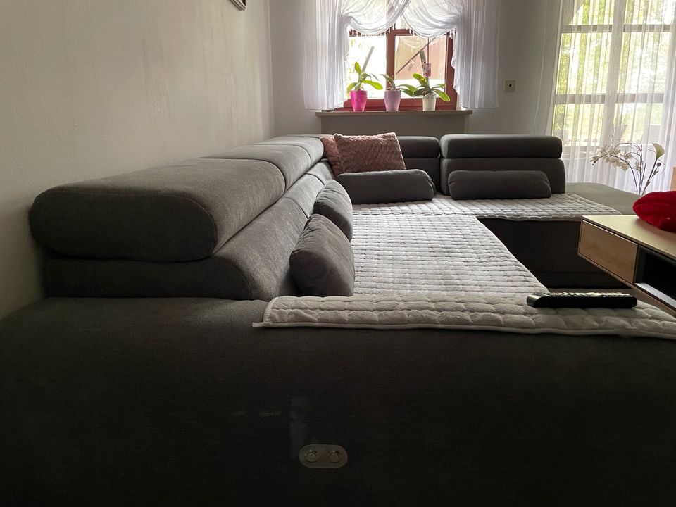 Sofa mit Schlaffunktion in Holzkirchen