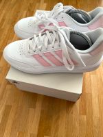 Adidas Sneaker Gr. 42  weiß/rosa  | Neuwertig Düsseldorf - Pempelfort Vorschau