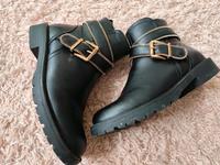 Schwarze, neuwertige Stiefeletten Gr. 40 mit Gold, NP 40 Euro ❤️ Bayern - Gangkofen Vorschau