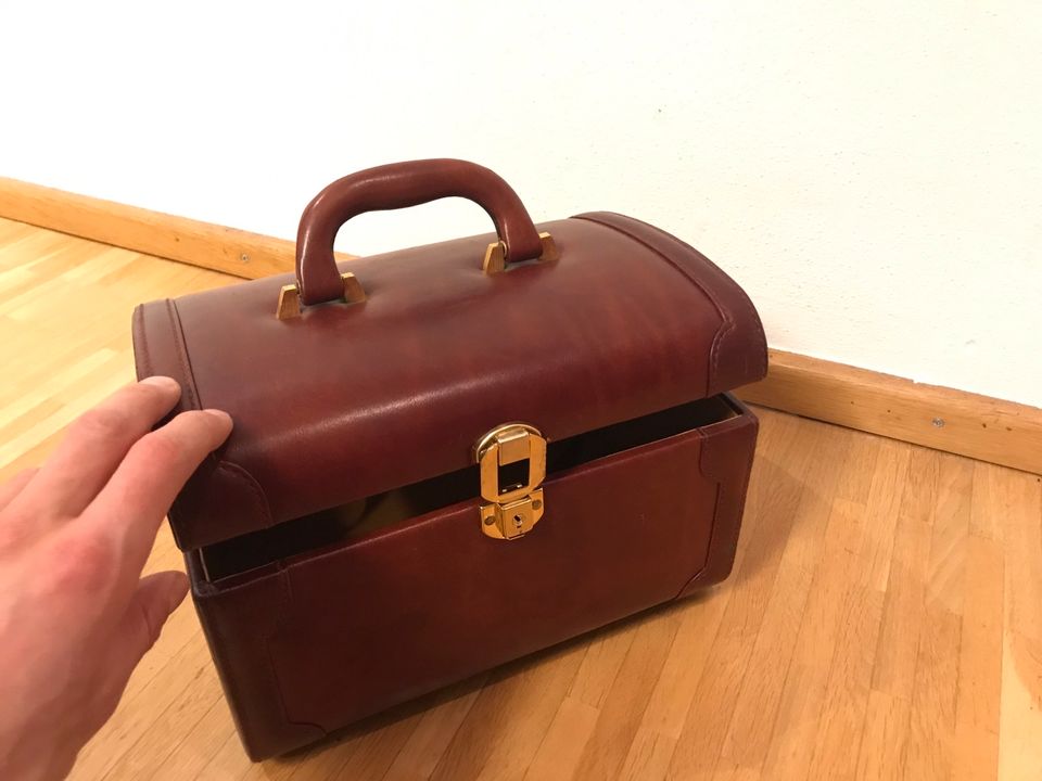 Beautycase Schminkkoffer Rotbraun Leder in München