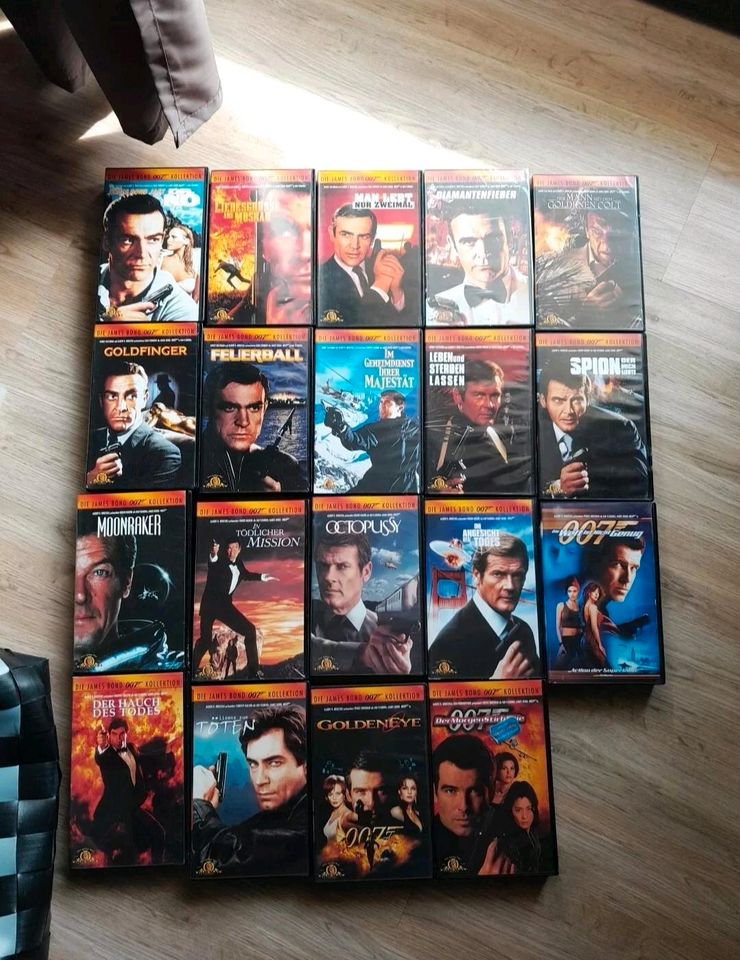 19x James Bond VHS Videokassetten Kollektion Limited 1x Sealed ä in Deggendorf