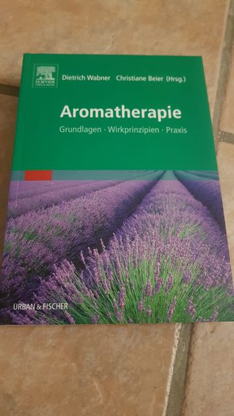 Aromatherapie: Grundlagen, Wirkprinzipien, Praxis in Bayern - Waltenhofen |  Fachbücher für Schule & Studium gebraucht kaufen | eBay Kleinanzeigen ist  jetzt Kleinanzeigen