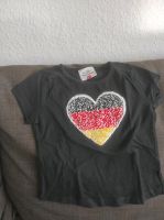 EM Shirt mit Wendepailletten Fußball und Deutschland in Größe 98 Schleswig-Holstein - Heikendorf Vorschau