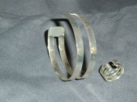 Neues 2-teiliges Modeschmuck-Set, Armreifen/Spange + Ring golden Sachsen - Chemnitz Vorschau