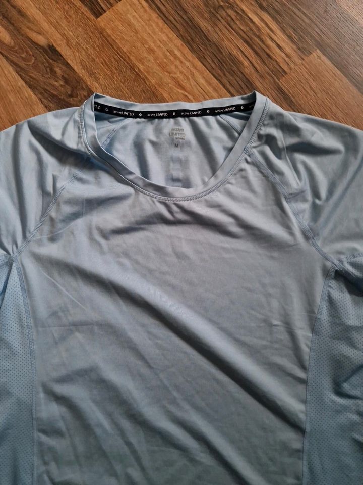 Sportshirt neu Hellblau in Untereisesheim