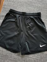 Nike Dri-Fit Trainingshose Shorts Gr. 147-158 Hessen - Rödermark Vorschau