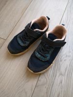 H&M Mädchen Sneaker Gr. 30 Glitzer Schuhe Halbschuhe Dunkelblau Baden-Württemberg - Bad Herrenalb Vorschau