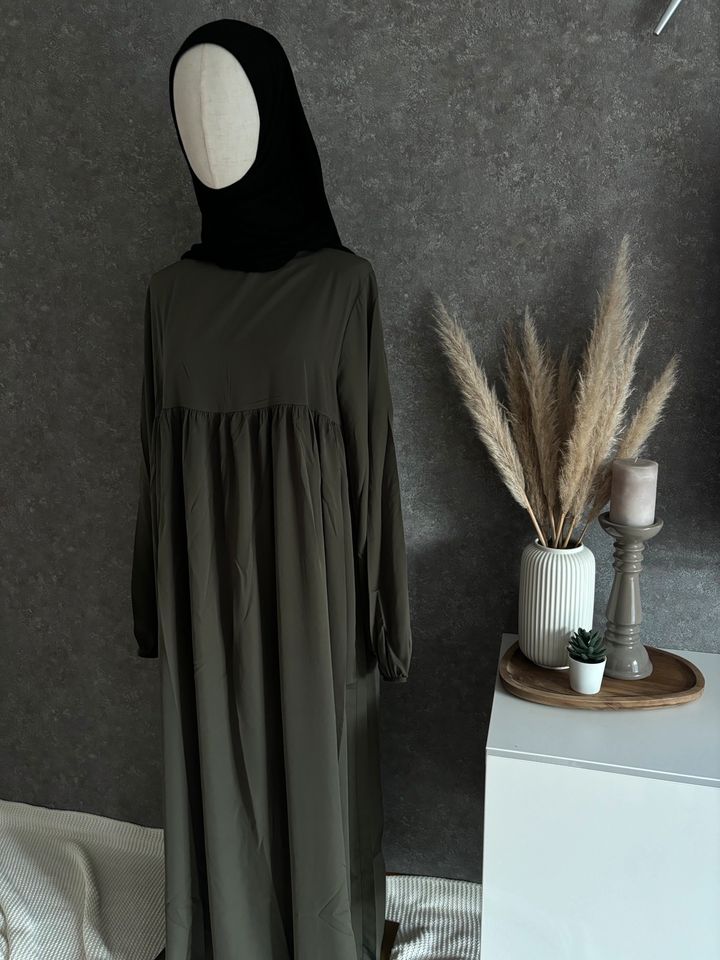 Abaya Maxikleid khaki Kleid Sommer Neu mit Etikett in Hattingen