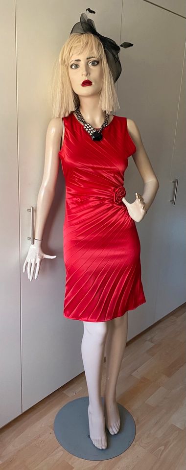 Laeticia Dreams das rote Kleine Kleid 34 in Meine