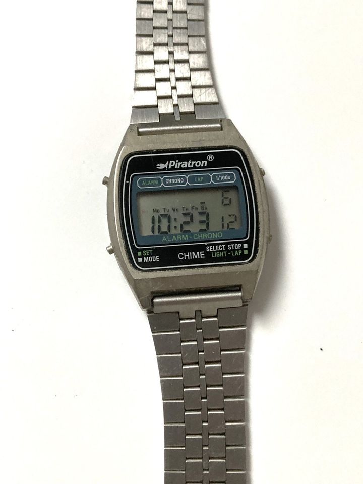 Kult Piratron digital watch Armbanduhr 70er Jahre in Remseck am Neckar