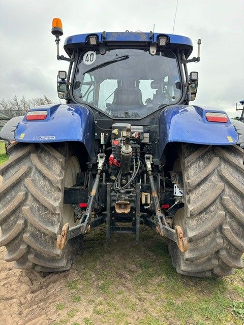 New Holland Traktor T 7.210 AC mit FKH+FZW & RTK-Lenksystem in Niebüll