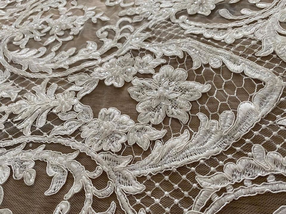 Brautkleid, Spitze Ivory zum Nähen, Hochzeitsspitze in Wehringen