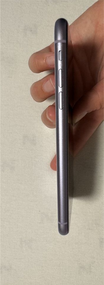 iPhone 11 lila 64 GB mit Hülle, Ladekabel, Original Verpackung in Oer-Erkenschwick