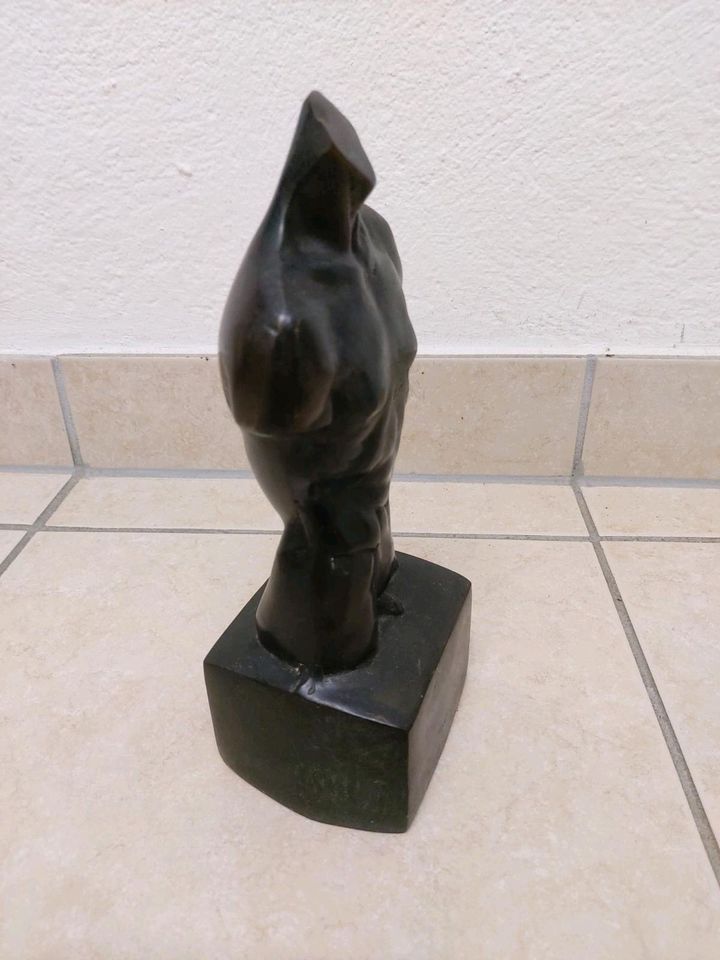 Bronzefigur ,,Herrentorso" in Kriftel