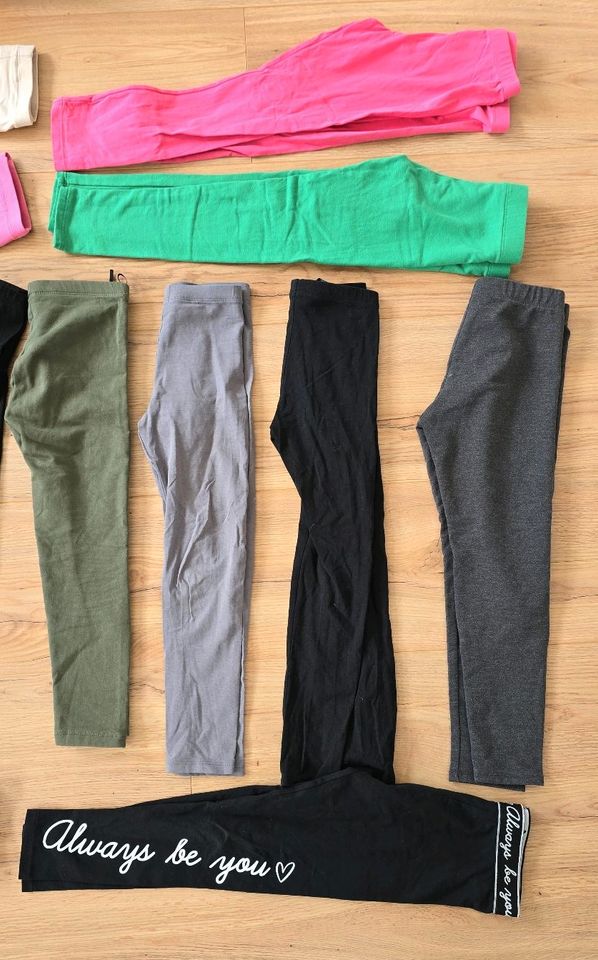 21 Kinderleggings Größe 128 als Set oder einzeln in Villingen-Schwenningen