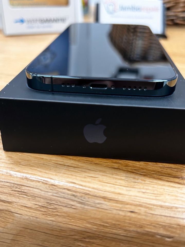 Iphone 12 Pro 128 GB Pazifik Blau in Bremen