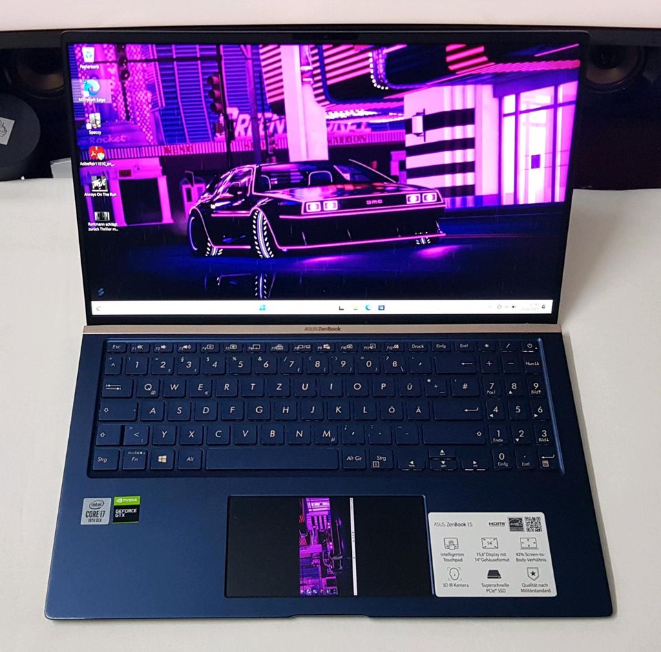 Laptop Asus ZenBook UX534F. GTX 1650/Intel i7/16GB/SSD/15'6/Pad in Düsseldorf