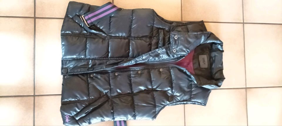 Schwarze ärmellose Damen Steppjacke von Only in Kreßberg