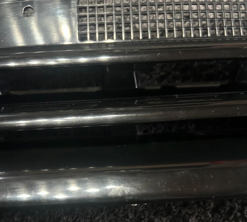 VW Golf 4 Kühlergrill ohne Emblem GTI TDI Grill Frontgrill in Morsbach