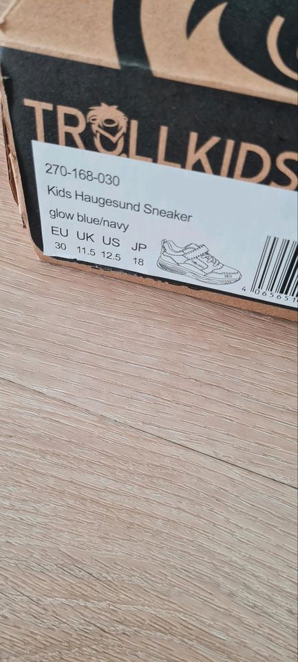 NEU Trollkids Sneaker blau Gr. 30 Sportschuhe Klett in Husby