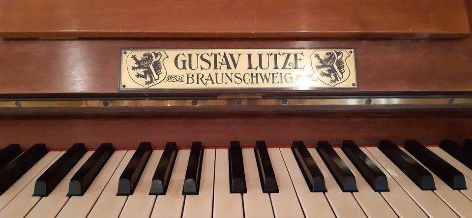 Klavier ca. 100 Jahre alt in Salzgitter