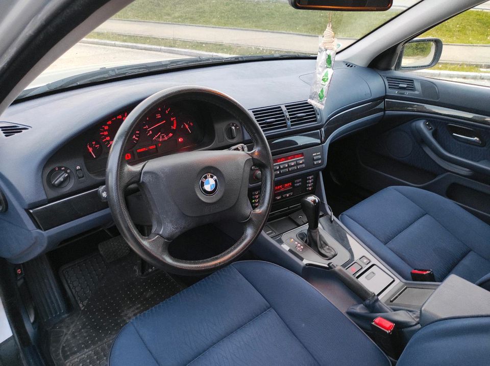 BMW 520 i Benzin E 39 Titansilber 170 PS in Senden