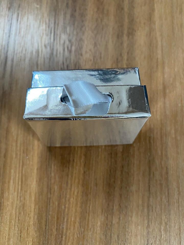 Ohrschmuck / Ohrstecker mit Steinchen 3 x 2,5 cm NEU in Greiz