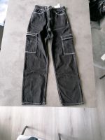 Bershka schwarze Hose/Cargohose Gr. 32 Niedersachsen - Leer (Ostfriesland) Vorschau