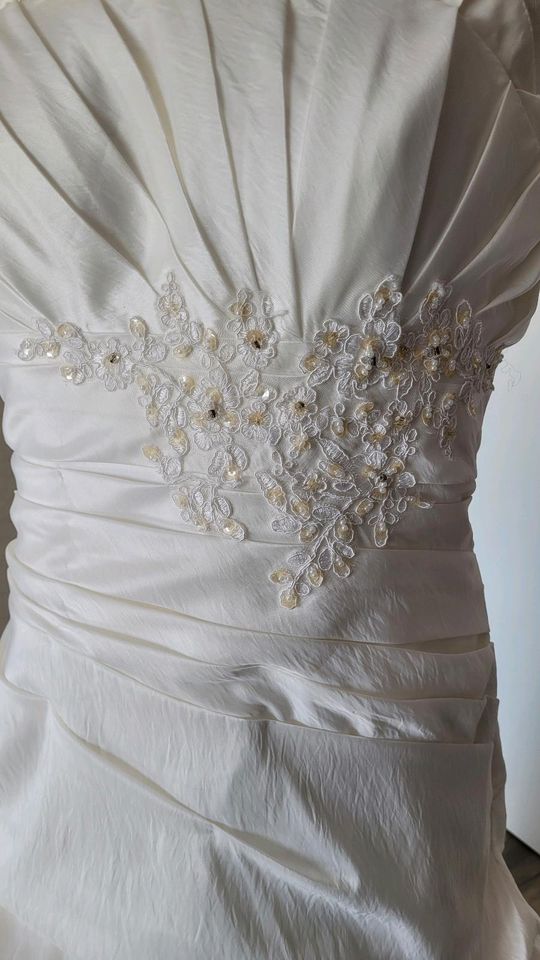 Brautkleid, Hochzeitskleid, Ausstellungskleid, Fotoshooting in Schüttorf