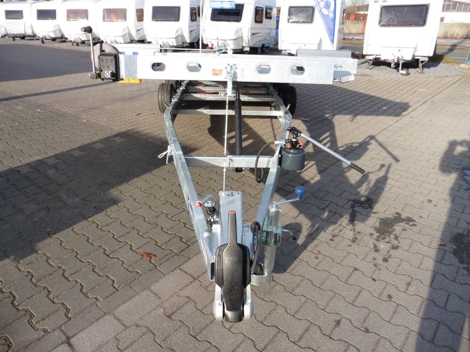 NEU Fahrzeugtransporter Anhänger 655x205cm Autoanhänger 3500kg GG in Seesen