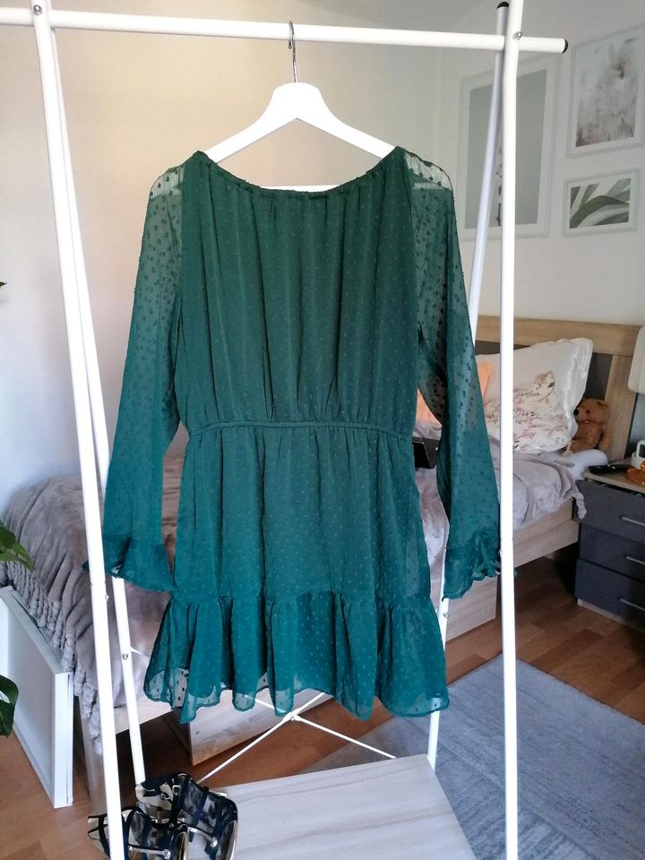 Chiffonkleid in Smaragdgrün in Chemnitz