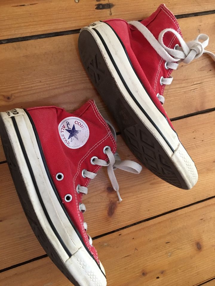 Converse Chucks und Rot Gr 36 in Paderborn