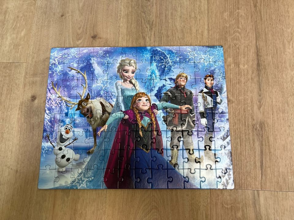 Disney Frozen Puzzle 96 Eiskönigin Elsa Anna Olaf in Hessisch Oldendorf