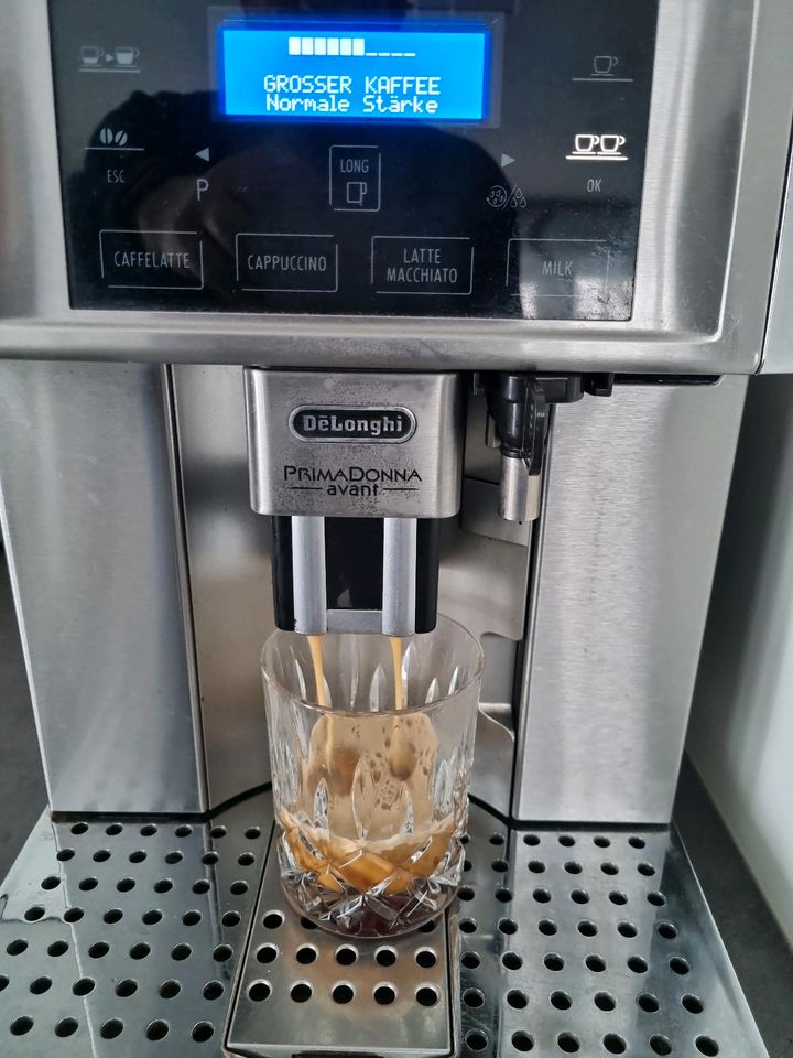 Delonghi Kaffeevollautomat Primadonna avant in Bergheim